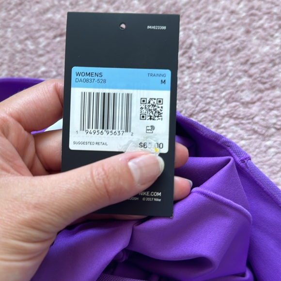 NWT Nike Women’s Biker Shorts - Picture 4 of 4